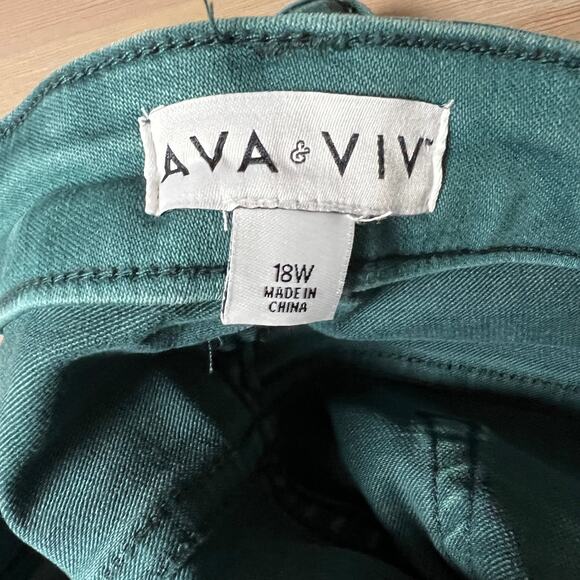 Ava & Viv Women's Plus Size Green High-Rise Ankle Jeans - Size 18W - NWT - Picture 2 of 15